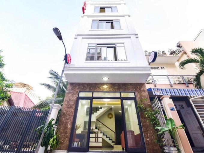 52c16d42a2a35afd03b2 Big building house for rent Da Nang with 7 bedrooms