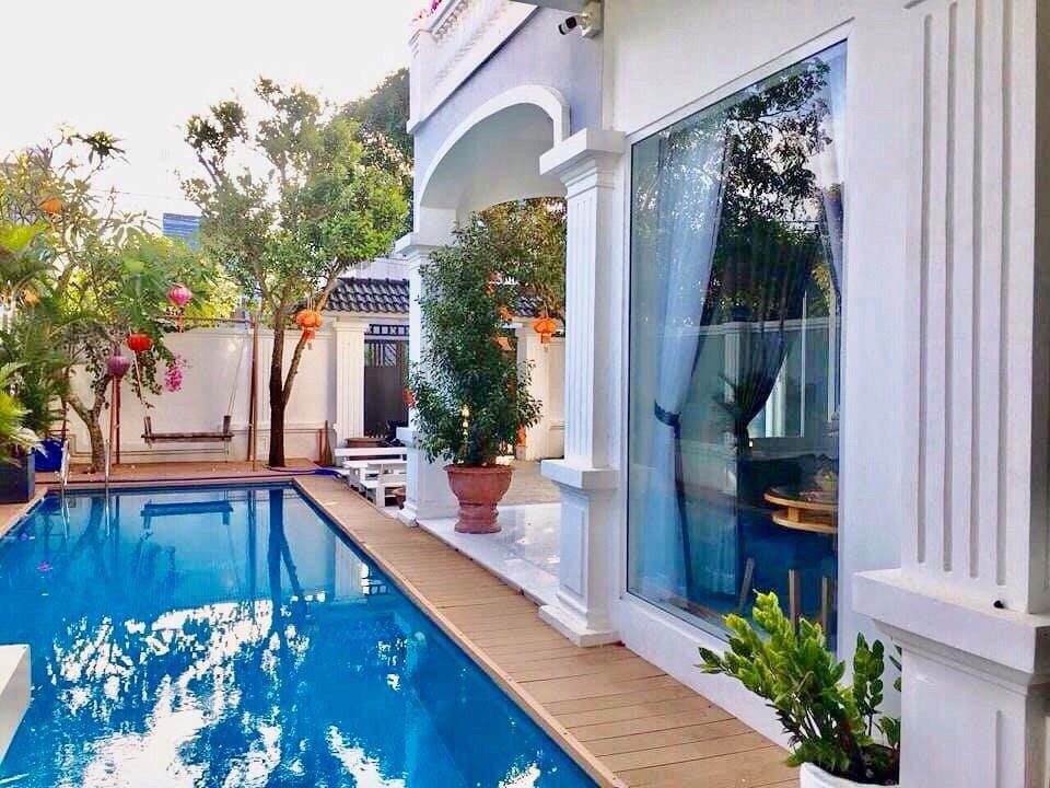 Красивый вилла с 4 спальнями