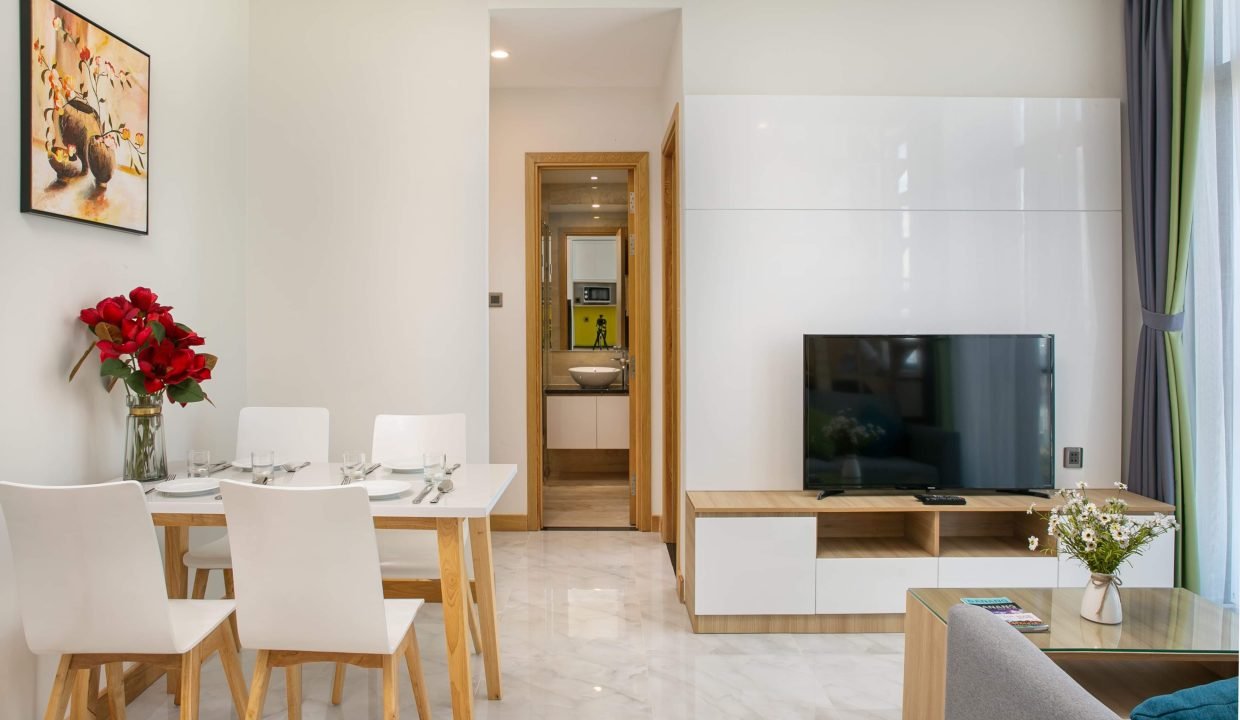 Classy and bright flat near the beach