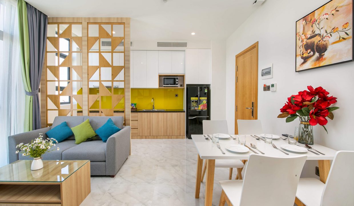 Classy and bright flat near the beach