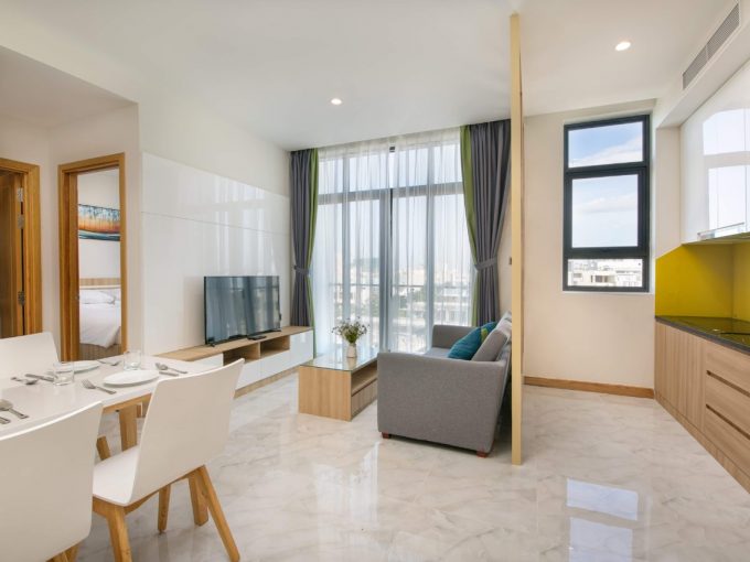 Classy and bright flat near the beach