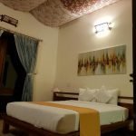 1 bedroom bungalow with pool