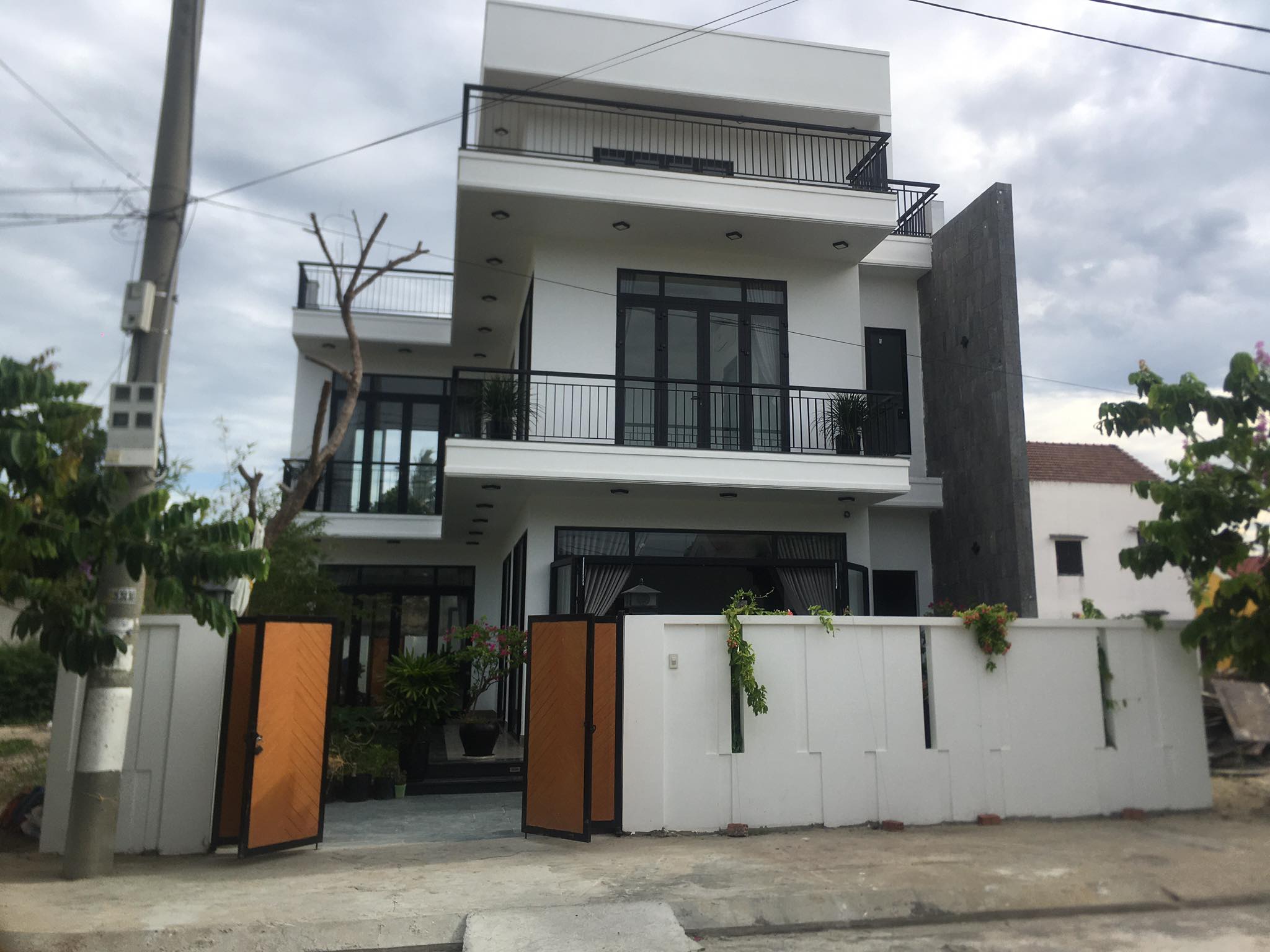 New Huge Six Bedrooms House For Rent Near Tan Thanh Beach Hoi An