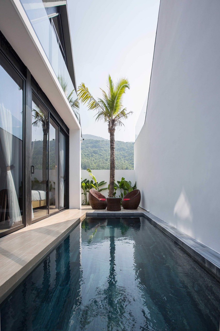 Private Luxury Villa For Rent near the mountain Da Nang