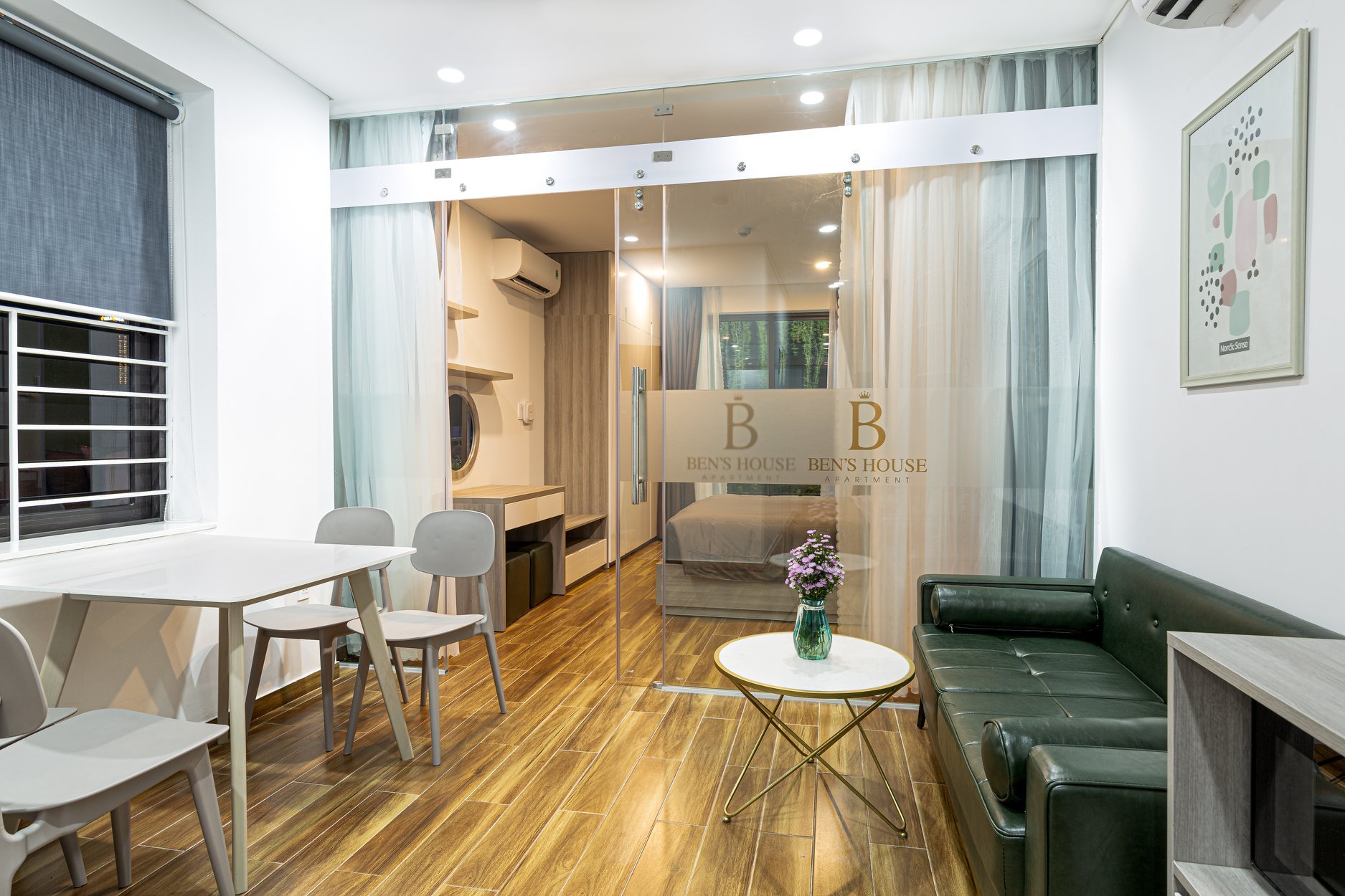 Brand new 1 bedroom on Nguyen Van Thoai Street