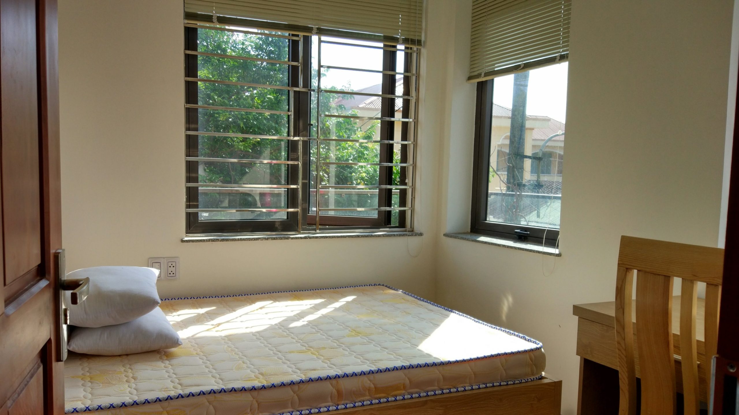 PEACEFUL 2 BEDROOM APARTMENT FOR RENT WITH BIG BALCONY NEAR MY KHE BEACH DA NANG