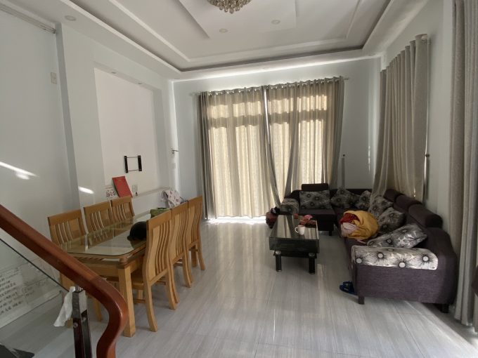 z2104777435077 e4bf3d1746088a4a7c7b7e3458c3c273 Bright Five Bedrooms House for Rent In Ngu Hanh Son Da Nang