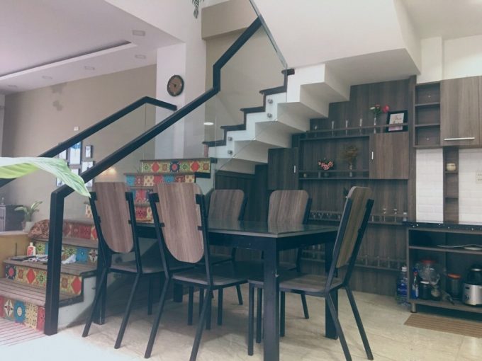 z2106062966057 f73bf30411a63d7acd0ccea3de1f4f8f The Luxurious Five Bedrooms House For Rent in Man Thai Da Nang