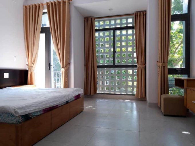 z2106782845164 5d90219a978066e7ca46db40a09c59e2 Modern Five Bedrooms House For Rent in An Thuong, Da Nang