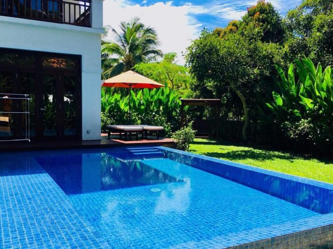 z2201083434287 4bff41670ce2be1a1c9743c31239a6e0 Spacious Three-Bedroom Villa for Rent in Furama Da Nang
