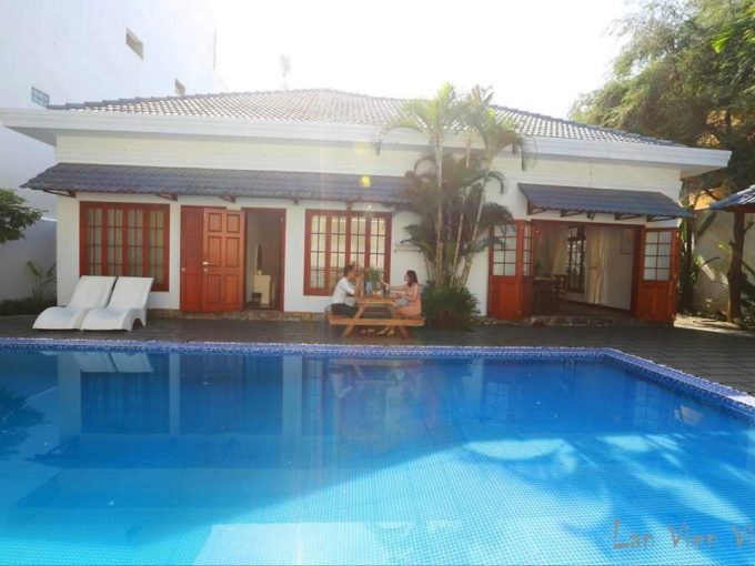 z2201207916824 03795f8fb3ace6a9f2e285b0d43bf310 Mid-Century Modern Three Bedrooms Villa For Rent Near My Khe Beach Da Nang