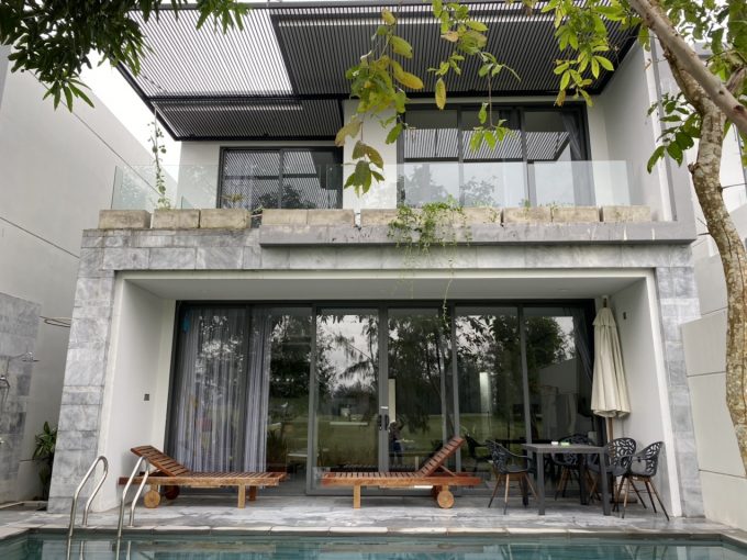 z2248892211339 931373264639b1ebbb672b5db8ae7735 Luxury Three Bedrooms Villa For Rent in The Point Villas Da Nang