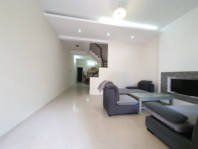 z2250266577618 8cdac98c5df94fa939a96d0cd1b5b107 Spacious Three Bedrooms House For Rent In Son Tra Da Nang