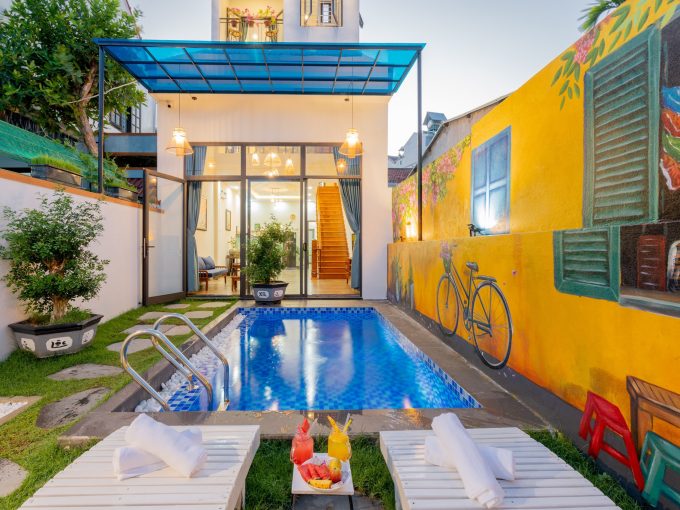 z2258983119521 ad8f73ea71ca5bfaffb1b28cb64d0b58 Elegant Three Bedrooms Villa For Rent Near Hoi An Old Town