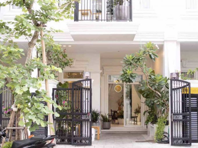 z2389693015697 237cc932f6adae7a195139104335cc17 Graceful Four Bedrooms House For Rent In Da Nang City Centre