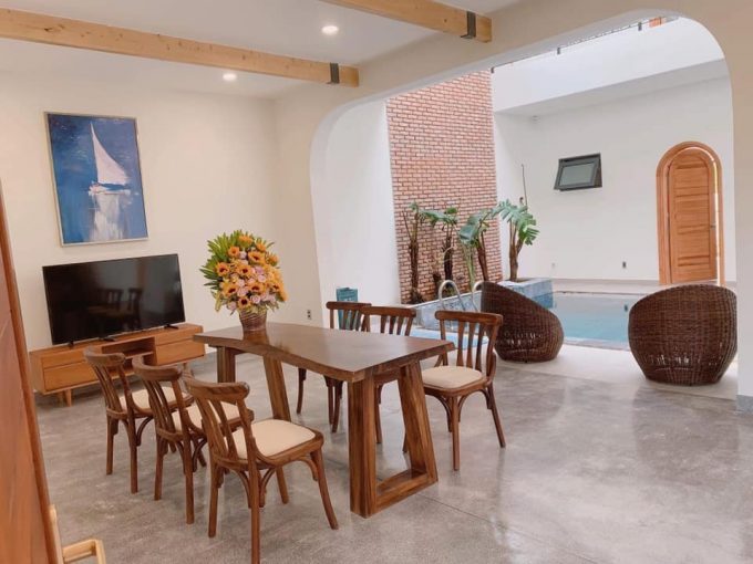 z2391807791661 1574ffd3a28c8685f9d86f47cd3fd443 Luxurious 3 Bedrooms Villa For Rent Near Thuan Phuoc Bridge Da Nang