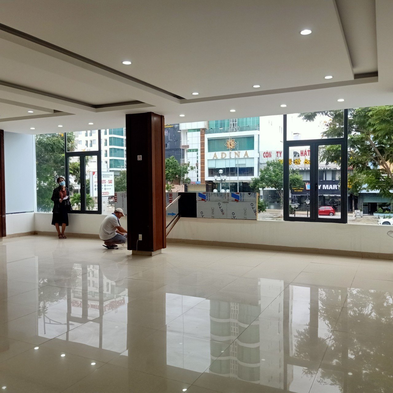 Open space commercial premises for rent Da Nang