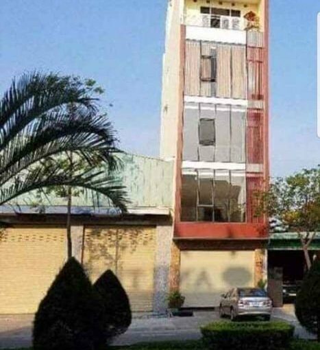 z2399915831671 12d905490a9444072bd757a062f14428 Office space in Nguyen Huu Tho street