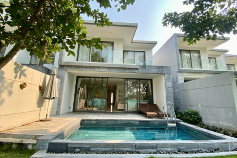 z4321248190911 4a2b6fa5c7e5e1d9f890e40edbedccd7 Luxury 2 bedrooms Pool Villa for Rent at The Point
