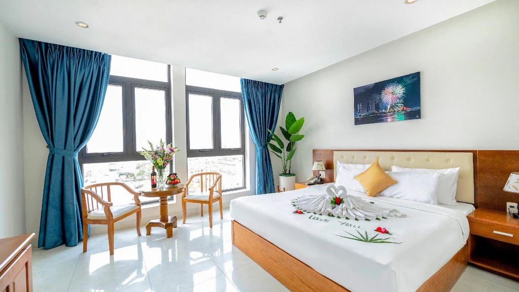 Beautiful 55-Room Hotel for Lease on Nguyen Van Thoai Street, Da Nang city