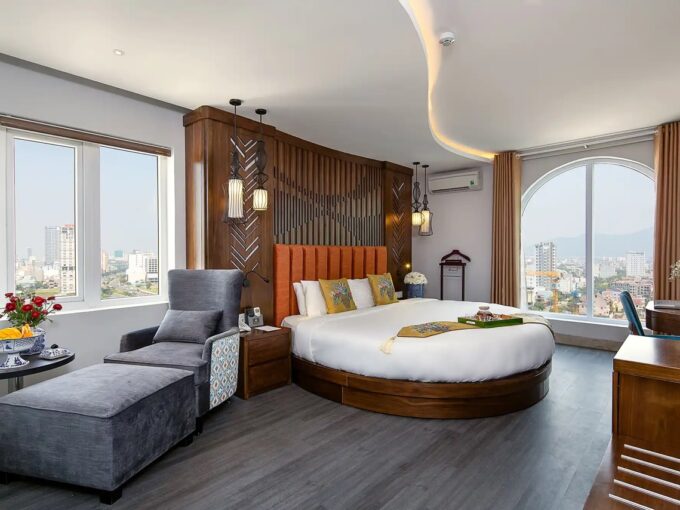 Luxury 98-Room Hotel Lease on Duong Dinh Nghe Street