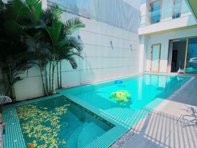 z5428858702570 cbb5e3238154bb7ee66d90da55ee7003 Live, Work, and Relax in Style: 5BR Danang City Center Pool Villa!