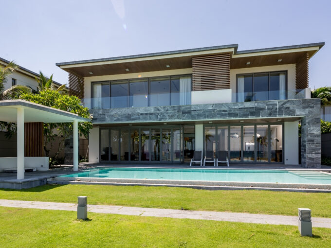 beachfront-villa-in-ocean-resort-Da-Nang1
