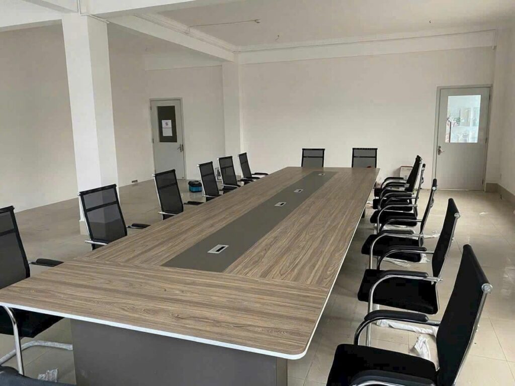 professional office for rent in Hai Chau District Da Nang with meeting room setup