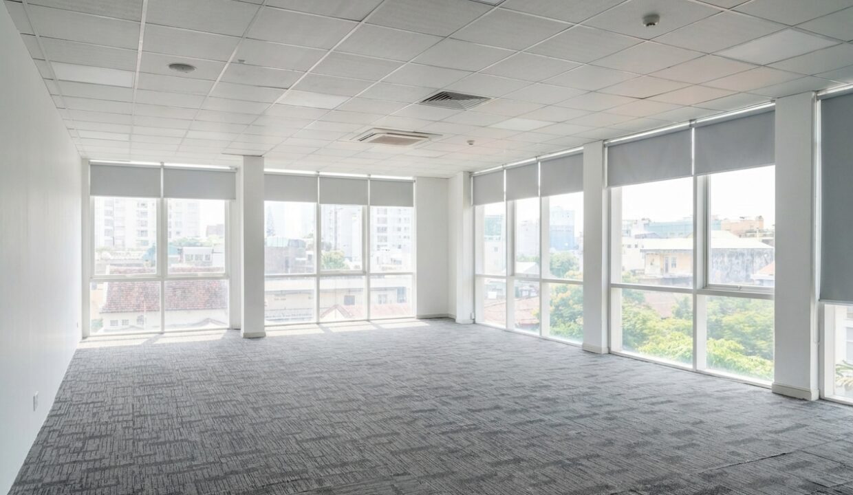 Minh Son 2 Building (Sunrise Building 2) small office space for rent 3