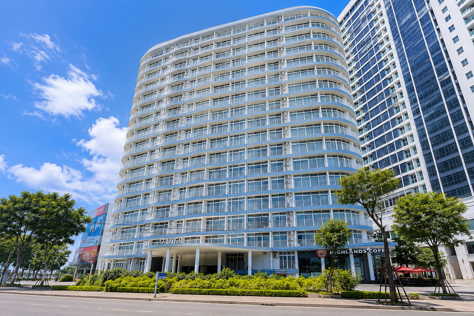 Azura Da Nang apartment building exterior