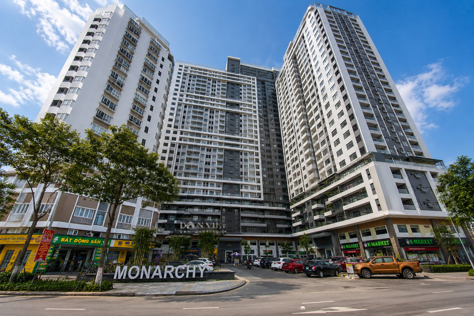 Monarchy Da Nang Block B apartment building beside the Han River