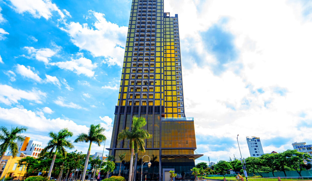 Sam Towers Da Nang apartment building overlooking the Han River