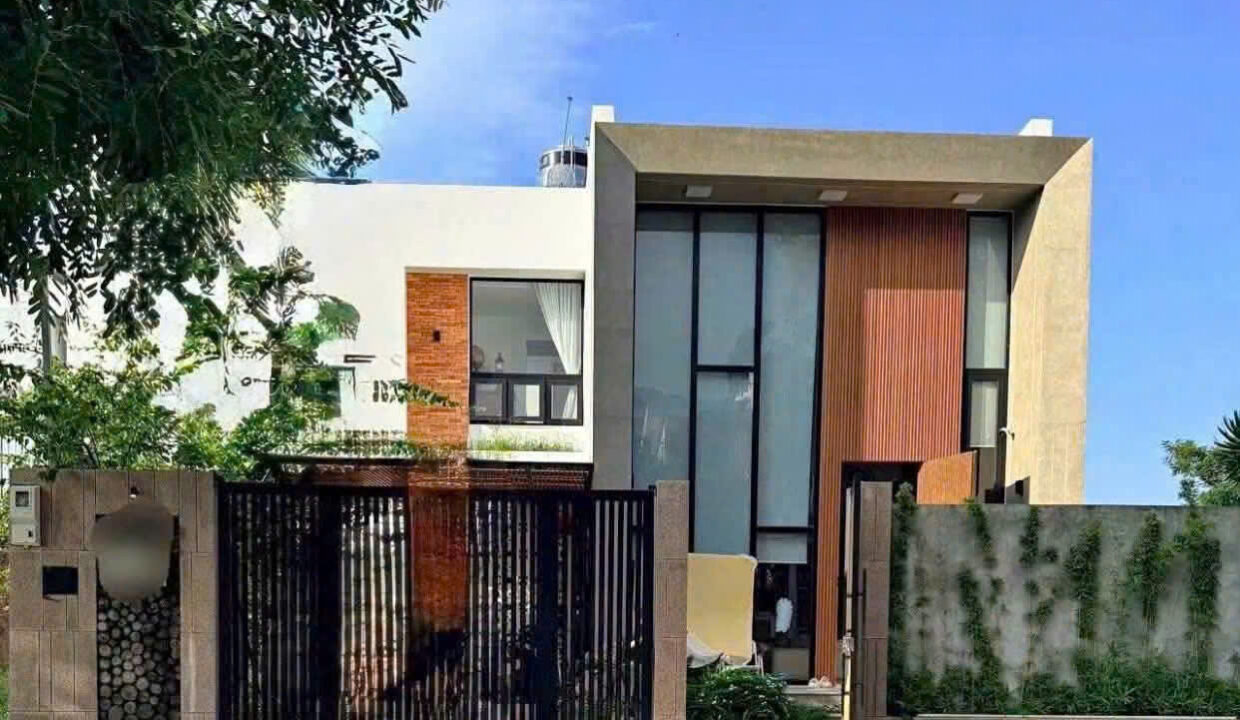 3-Bedroom Garden Villa on Van Tien Dung