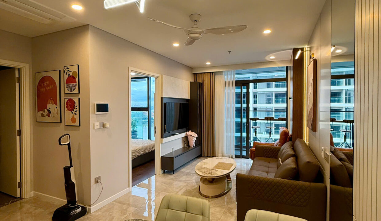 1-Bedroom Apartment for Rent at The Filmore Da Nang – Separate Dining Room