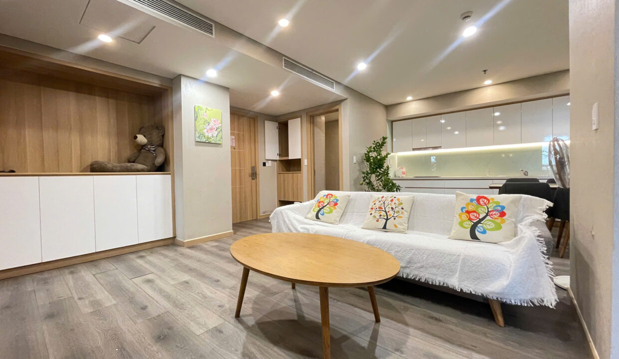 1-Bedroom Apartment for Rent at F Home Da Nang – Glass Ensuite & Freestanding Bathtub