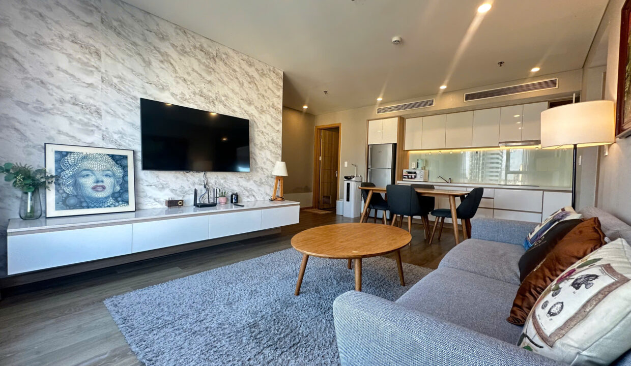 2-Bedroom Apartment for Rent at F Home Da Nang – Administrative Centre View & Ensuite Bathtub